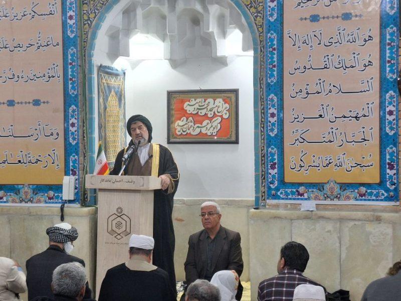 امام جمعه موقت سنندج بر لزوم آمادگی مردم و نیروهای مسلح برای مقابله با دشمن تاکید کرد