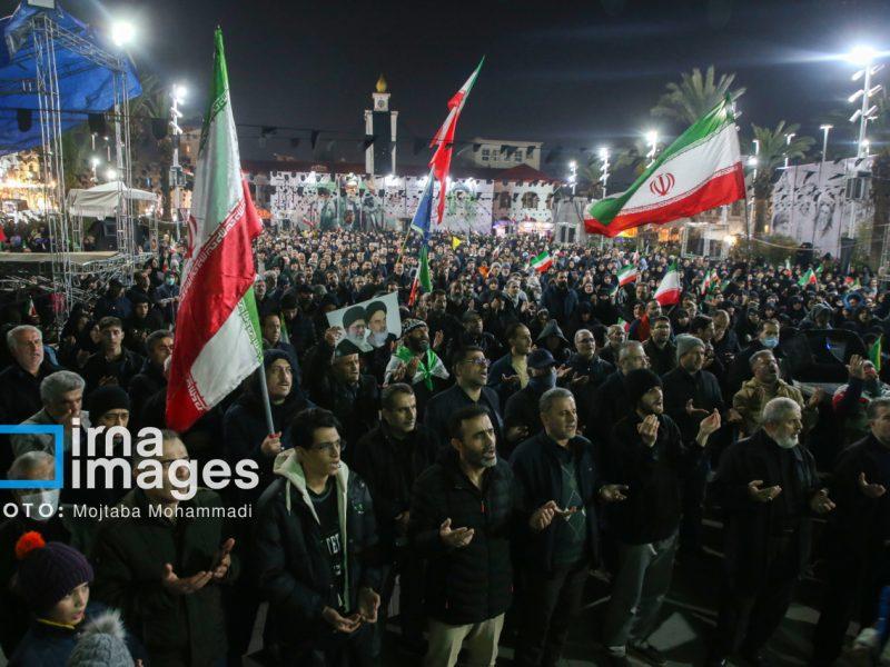 شکوه حضور شبانه گیلانیها با سرود حماسی «ما مسلح به الله اکبریم»