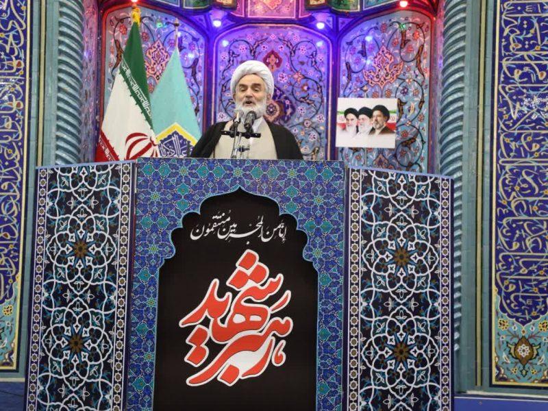 امام جمعه رشت: حضور مردم در میدان باعث ترس دشمنان شده است