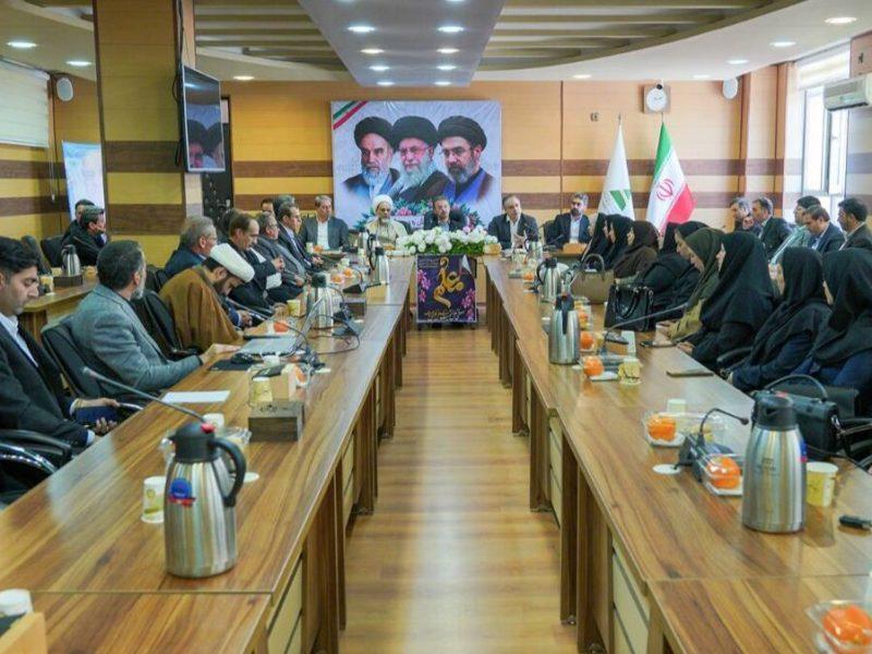 امام جمعه جلفا: معلمان پرچمداران آگاهی‌بخشی و معماران آینده جامعه هستند