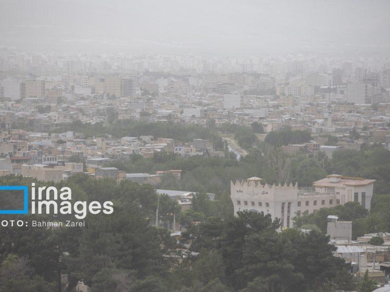 کاهش کیفیت هوا، افت دید افقی و آسیب به سازههای سبک پیامد ورود موج جدید به کرمانشاه