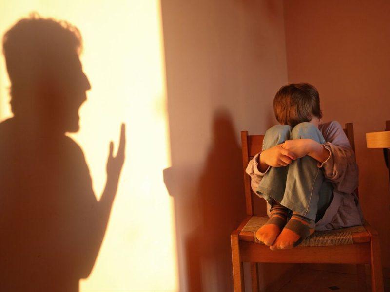 پرخاشگری والدین؛ سمی برای مغز کودک