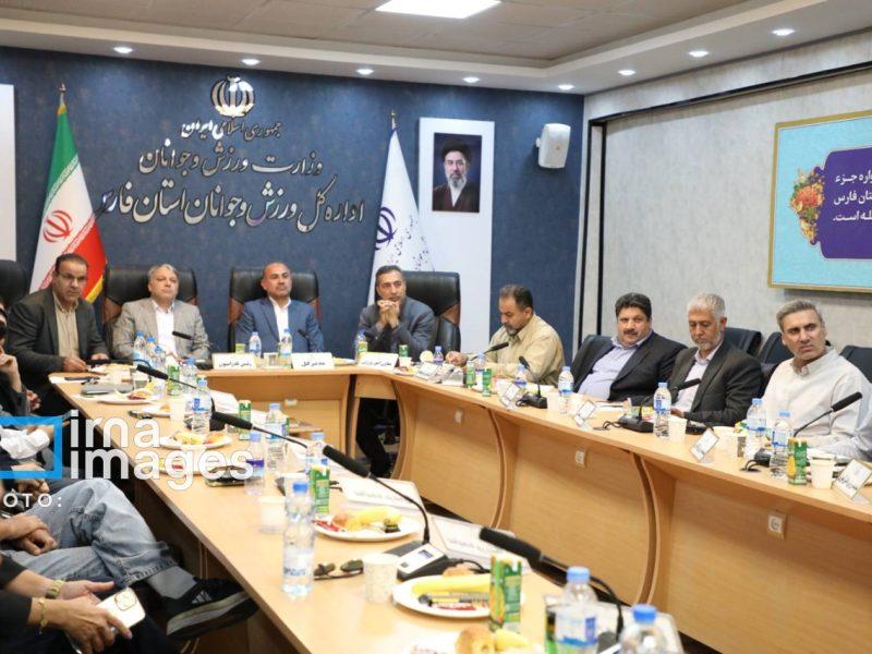 کاظم چابک رئیس هیات تنیس فارس باقی ماند