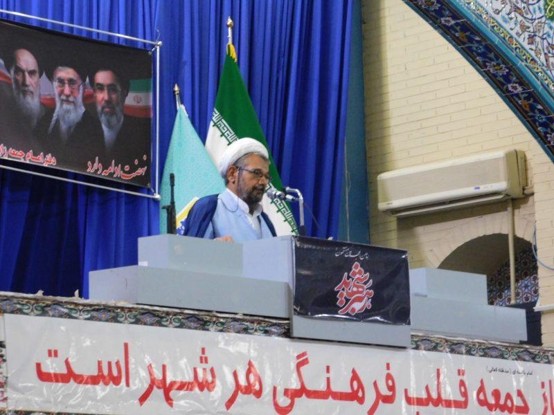 امام جمعه موقت زابل: حضور مردم در میدانها، ضامن عقبنشینی دشمن و پشتیبان نیروهای مسلح است