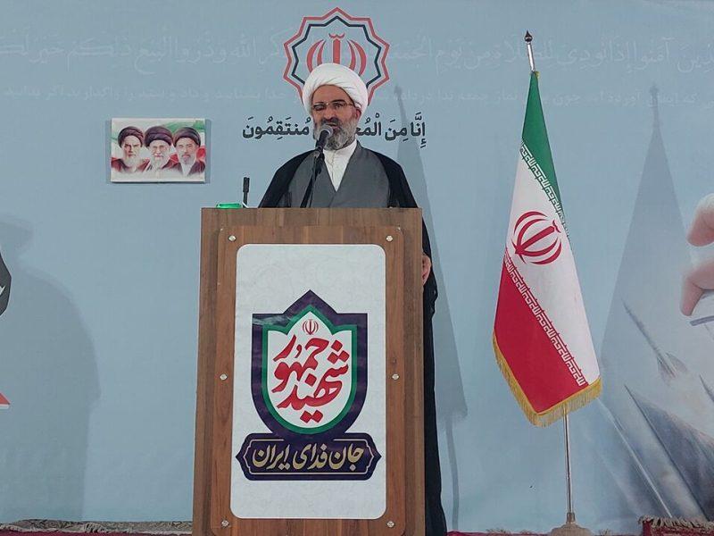 امام جمعه سمنان: دشمن به دنبال موج‌سازی از دروغ‌پردازی‌های رسانه‌ای خود است