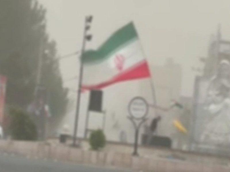 طوفان ایستادگی پای پرچم ایران + فیلم