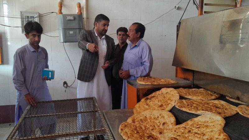 نظارت میدانی بر نانوایی‌ها آغاز شد؛ فروش آرد خارج از شبکه، خط قرمز فرمانداری خاش