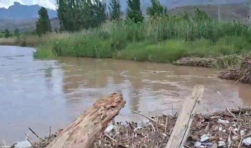 سیلاب راه ۵ روستای هوراند را مسدود کرد/ مطالبه برای پایان دادن به قصه پرغصه پل‌های ناایمن