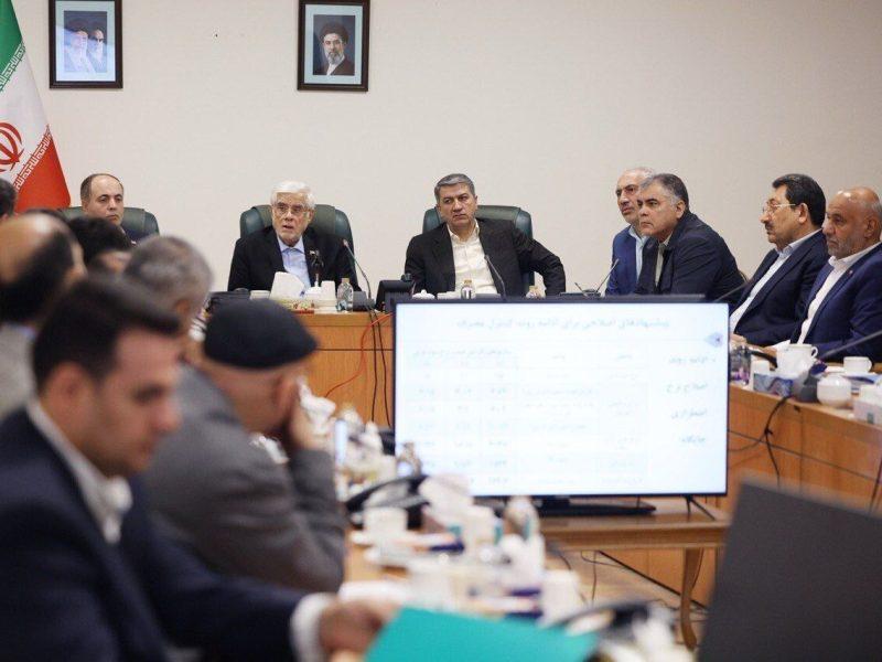 تأکید عارف بر صرفه‌جویی انرژی در بخش خانگی/ هیچ مسئولی حق اظهارنظر شخصی درباره بنزین ندارد
