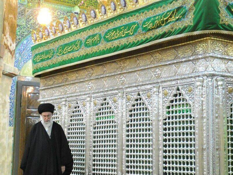 انتشار برای نخستین بار؛ فیلم تشرف رهبر شهید انقلاب به حرم کریمه اهل‌بیت(س)
