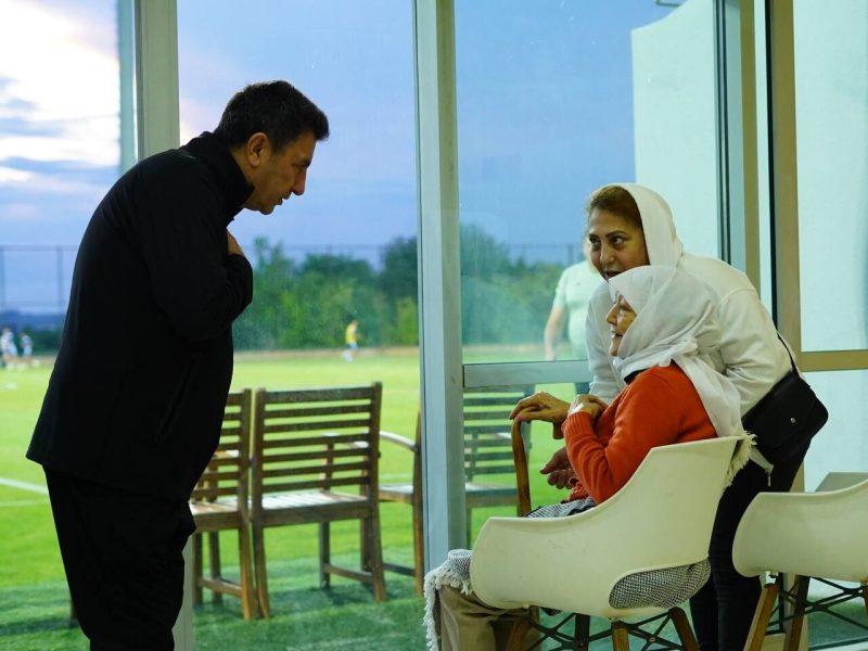 دعای «مادر بزرگ» برای موفقیت پسران ایران در جام جهانی + عکس
