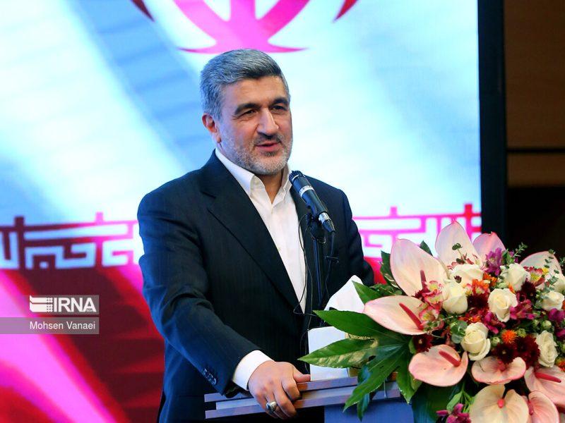 شرکت‌های نفت و گاز در بورس عرضه و تکلیف سهام عدالت مشخص شود