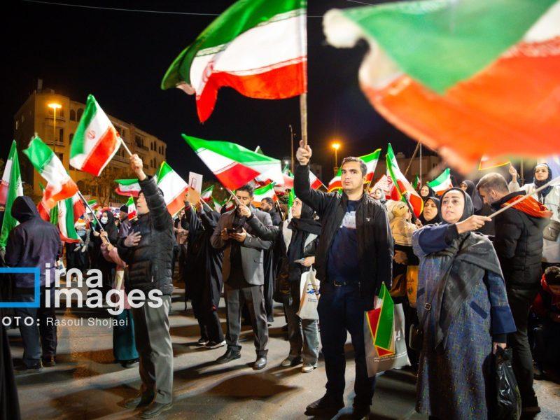 فیلم| اصفهانی‌ها همچنان پای کار؛ ایستاده برای ایران