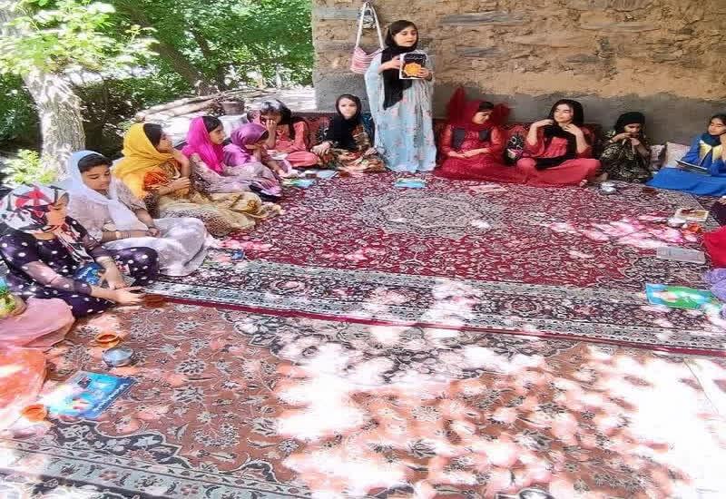 هم‌نشینی کتاب و طبیعت، تجلی دانایی در کوچ بهاری “بیساران سروآباد”