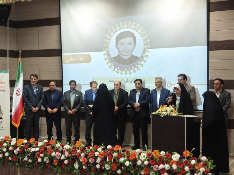 برگزیدگان رویداد ملی پژوهشی، فرهنگی و آموزشی «ایران سربلند» در کرمانشاه تجلیل شدند