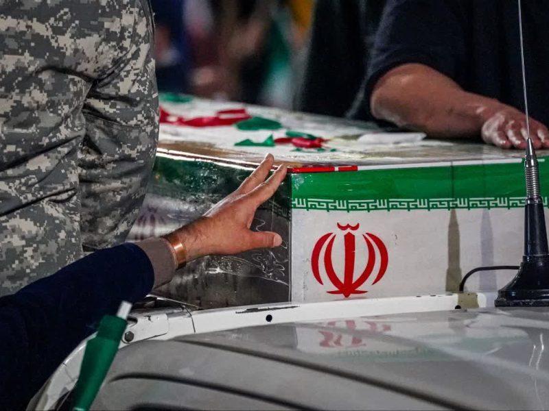 فیلم| تجدید بیعت با آرمان بلند شهیدان در تجمع شبانه مردم بابل
