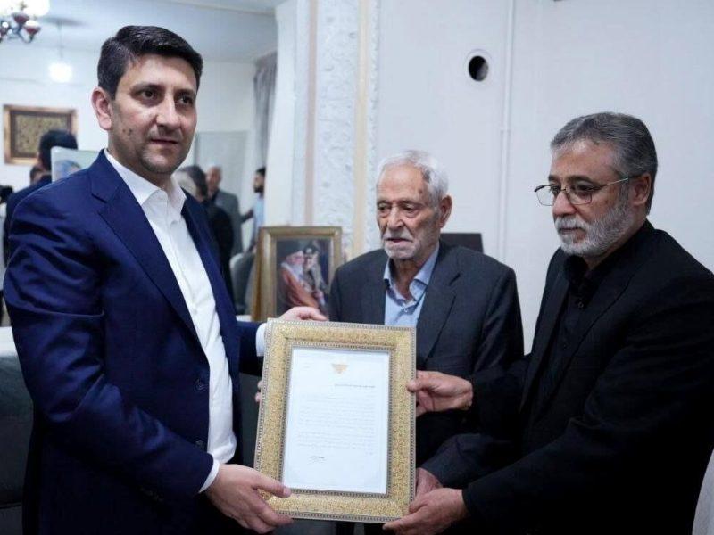 تجلیل وزیر ارتباطات از خانواده شهیدان «موسوی» و «خطیب» در قم