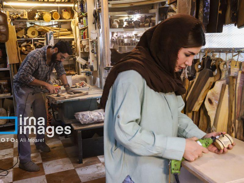 زندگی با چوب روایت مشترک یک زوج هنرمند
