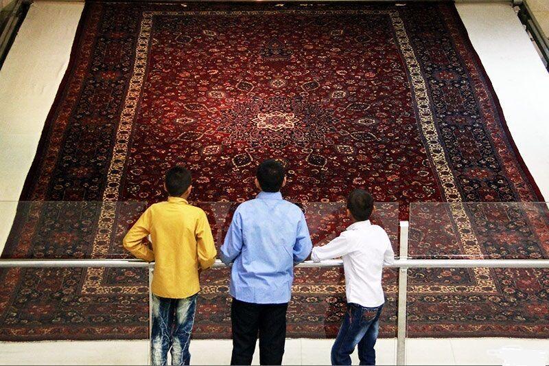 فرش خراسان پرآوازه غریب به شکوفایی با ایدههای نو امید دارد