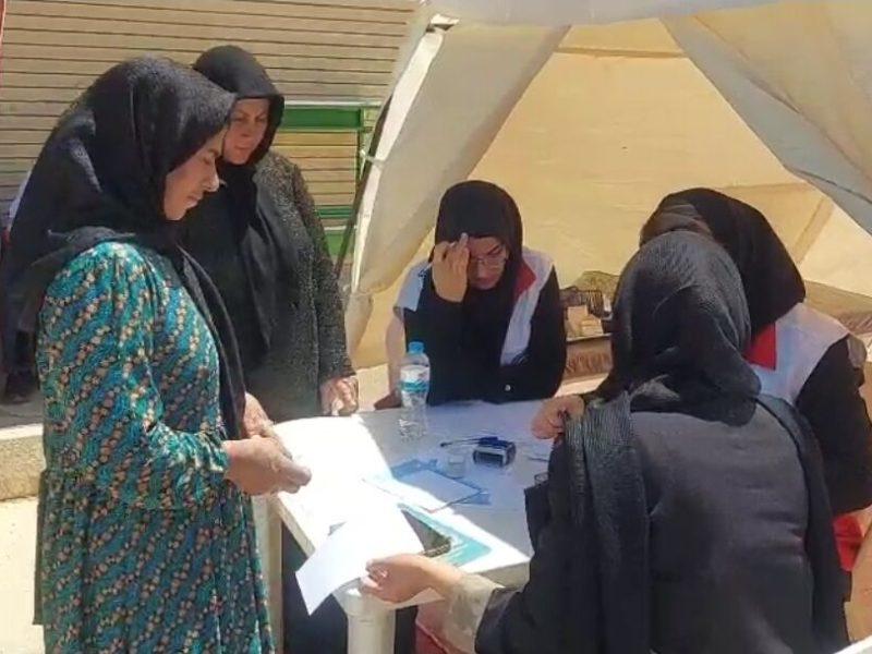 کاروان سلامت هلال احمر به سرفیروزآباد کرمانشاه رسید+فیلم