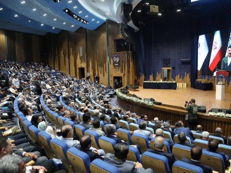 ۴۰ کارت طلاییبرای نخستین بار به صادرکنندگان نمونه خراسان رضوی اعطا شد