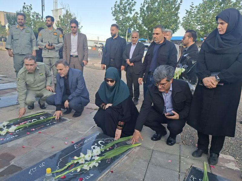 معاون رئیس جمهور به مقام شامخ شهدای استان زنجان ادای احترام کرد
