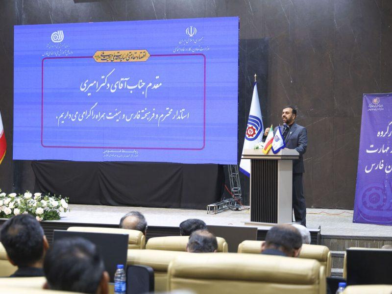 مهارت‌آموزی پاسخی به پوچی و بی‌هویتی در جامعه است؛ بازنگری قوانین فنی‌حرفه‌ای ضروریست