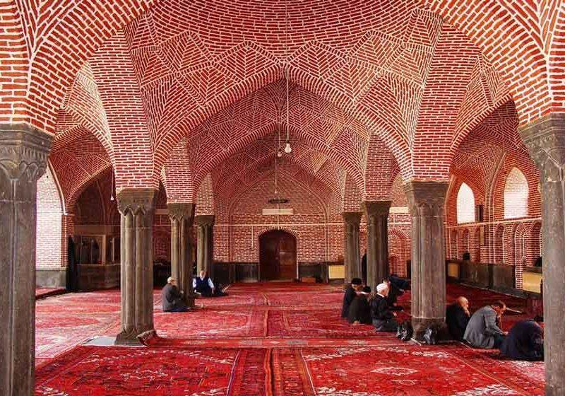 بازسازی آبنمای تاریخی مسجد سیدالشهدا(ع) خوی با الهام از الگوهای اصیل معماری