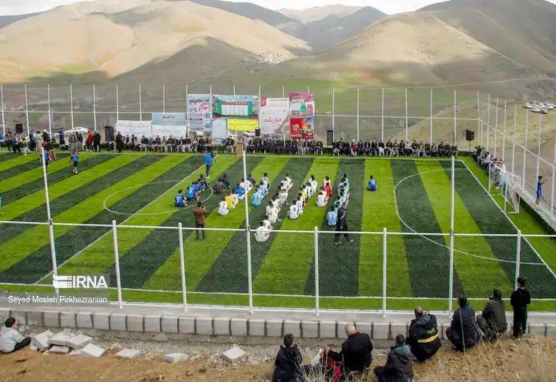 هزینه ۱.۵ همتی برای ساخت ۳۰ زمین چمن مصنوعی در روستاهای آذربایجان شرقی