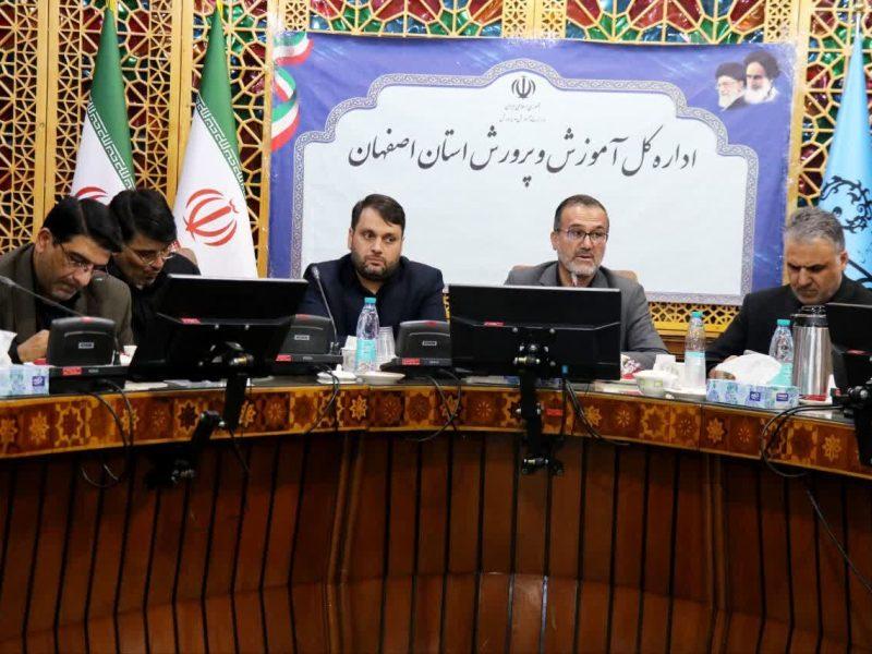 هوشمندسازی و برخورد قاطع با قاچاق چوب و سوخت در اصفهان ‌ضروری است