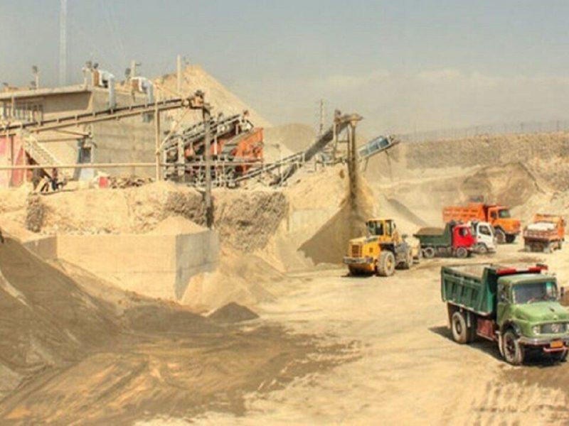 معدن‌های غرب شیراز، تهدیدی برای آرامش شهری یا ضرورتی عمرانی؟