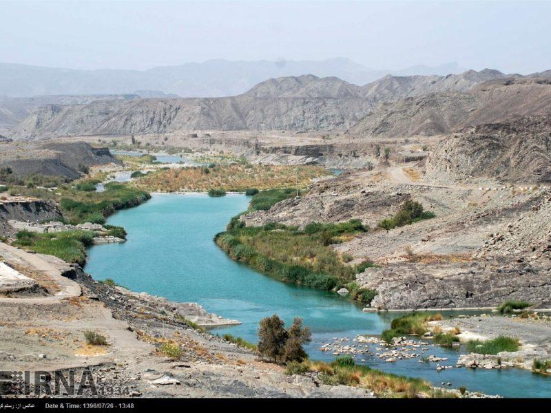 دادههای ۳۰ ساله اقلیمی باهوکلات از وقوع یخبندان و موجهای ۵۰ درجهای گرما حکایت دارد