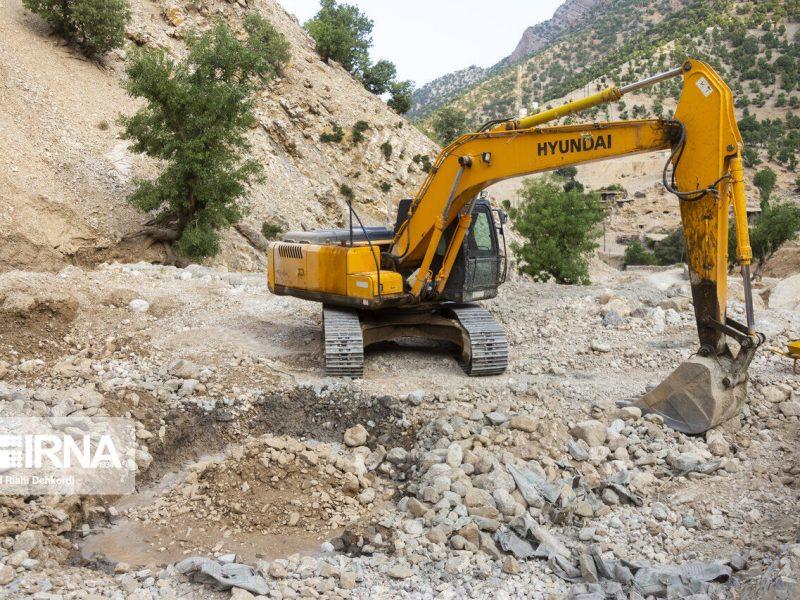 طرح‌های آبخیزداری با هدف کاهش فرسایش خاک اجرا می‌شود 