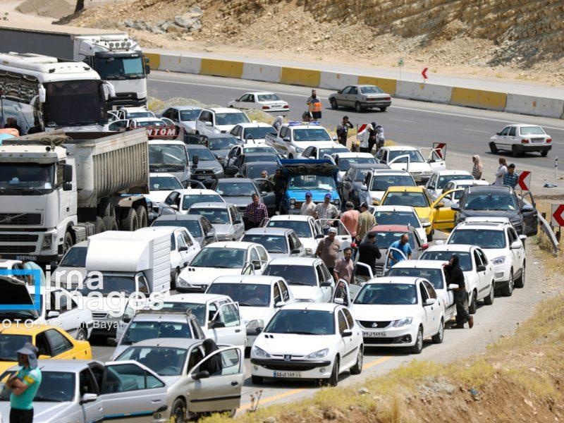 ترافیک سنگین در محورهای منتهی به تهران/ انسداد محور هراز تا ساعت ۱۷