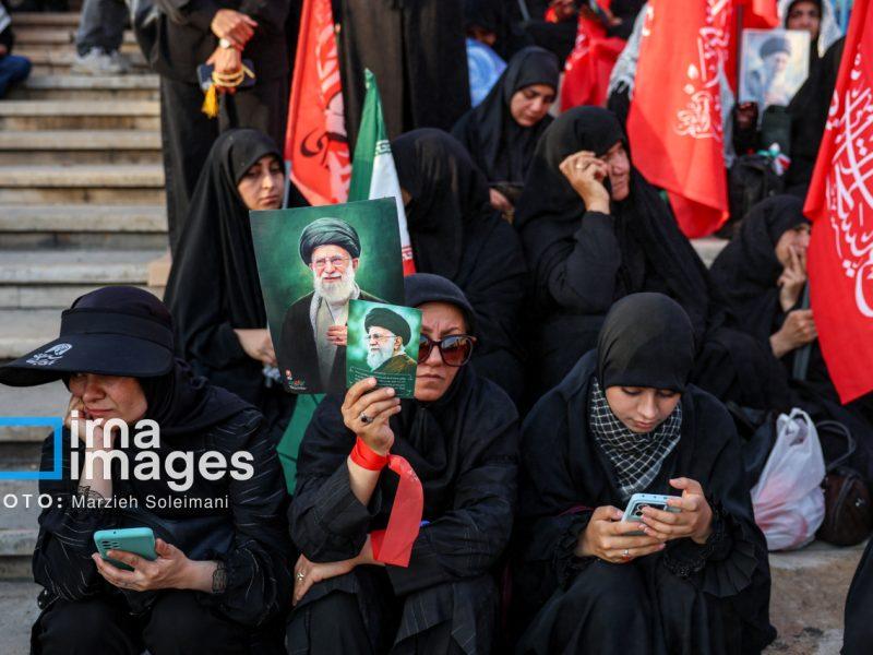 اشک و سوگ زنجانی‌ها در مراسم وداع با رهبر شهید