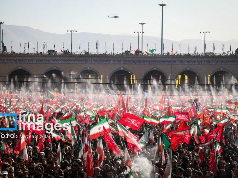 ثبت حماسه‌ای ماندگار در مراسم وداع رهبر شهید