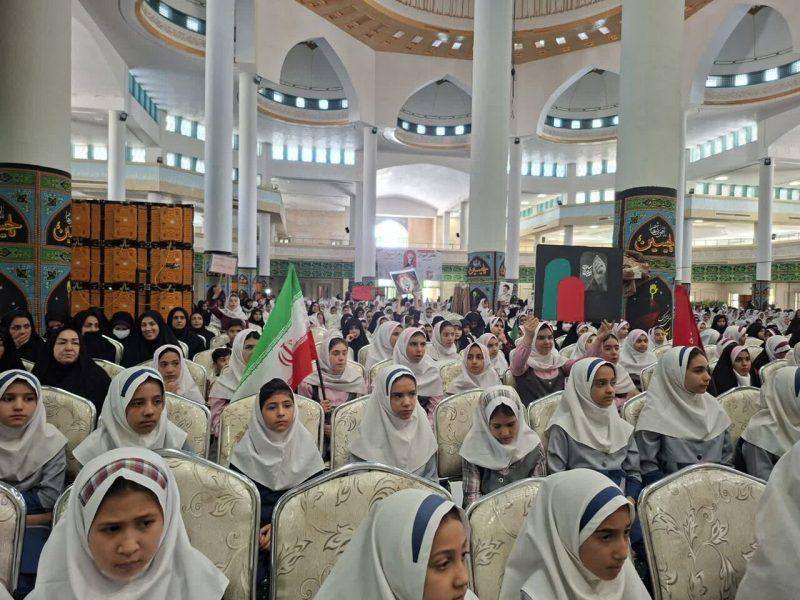 فیلم | فریاد مقاومت و خونخواهی دختران زنجانی در تجمع «رهبر شهیدم»