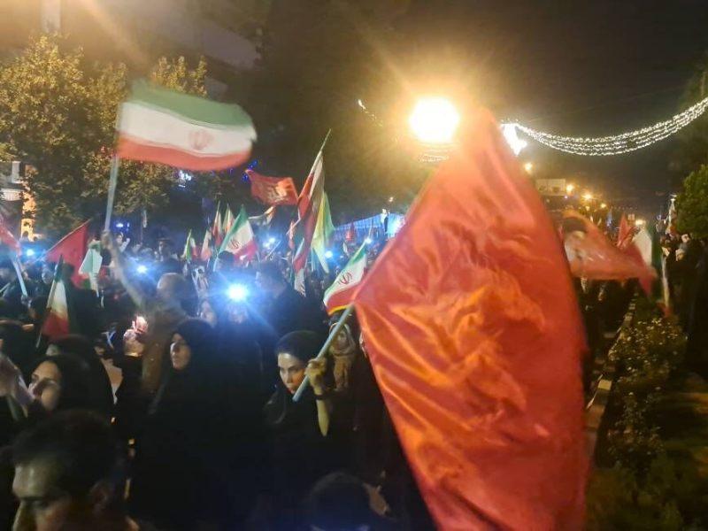 جاماندگان قافله عشق در سومین حرم اهل بیت(ع) به سوگ رهبر شهید نشستند