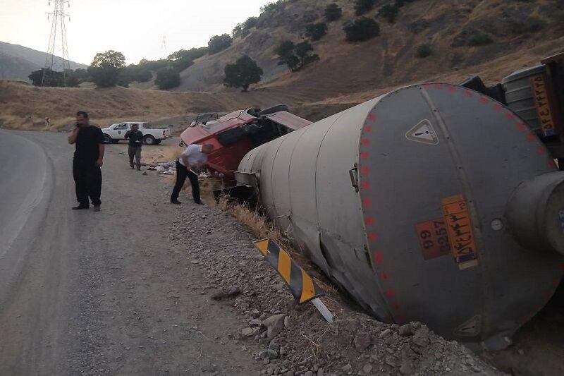 واژگونی تانکر قیر در سروآباد آلودگی زیست‌محیطی نداشت