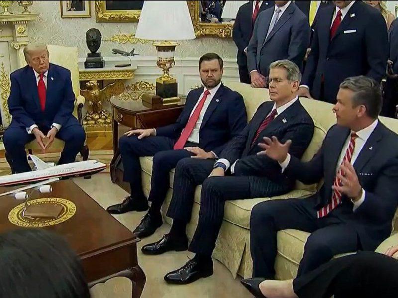ادعای وزیر جنگ آمریکا: به ایران فرصت مذاکره داده شد