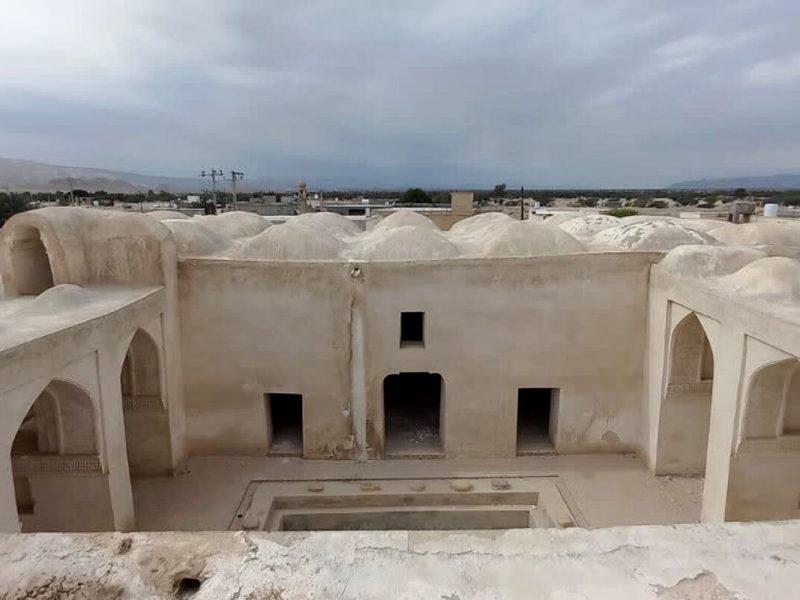 پشت این نیمکتها، بیش از یک قرن تاریخ جنوب نوشته شد