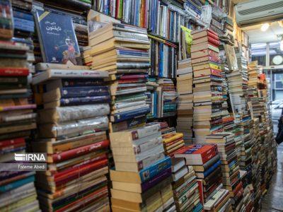 «پیشفروش کتاب» در برابر مسائل روز ناشران هیچ است/ روند نابودسازی کتابفروشیها