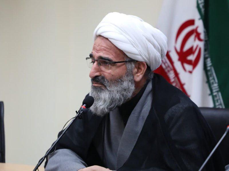 نماینده ولی فقیه در سمنان: صنعتگران در جبهه اقتصادی همهجانبه حمایت شوند