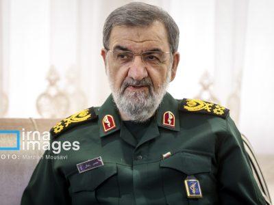 هشدار سرلشکر رضایی نسبت به همراهی هر کشوری در جنگ اقتصادی با ایران