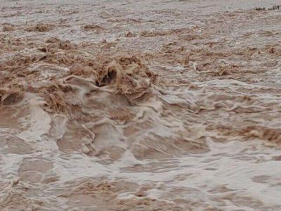 فرماندار اردستان: رفع مشکل سیلبندها در اولویت دستگاههای اجرایی قرار گیرد