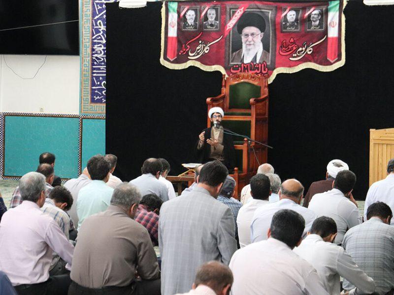 دانشگاهیان یزد پای عهد با رهبر شهید ایستادهاند
