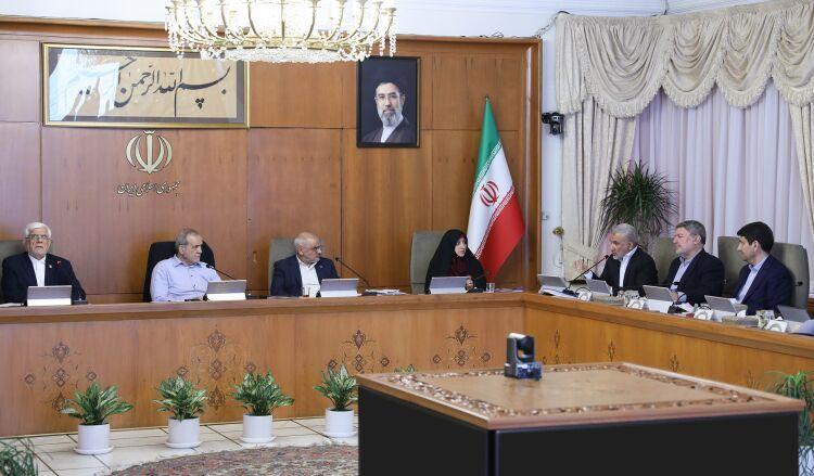 افزایش ۳۵۰۰ مگاوات به ظرفیت شبکه برق/ تأکید رئیسجمهور بر پشتیبانی از نیروهای مسلح
