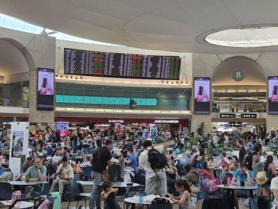 اعتراضات کارگران فرودگاه «بنگوریون» را به تعطیلی کشاند/ وزیر صهیونیست در تعطیلات