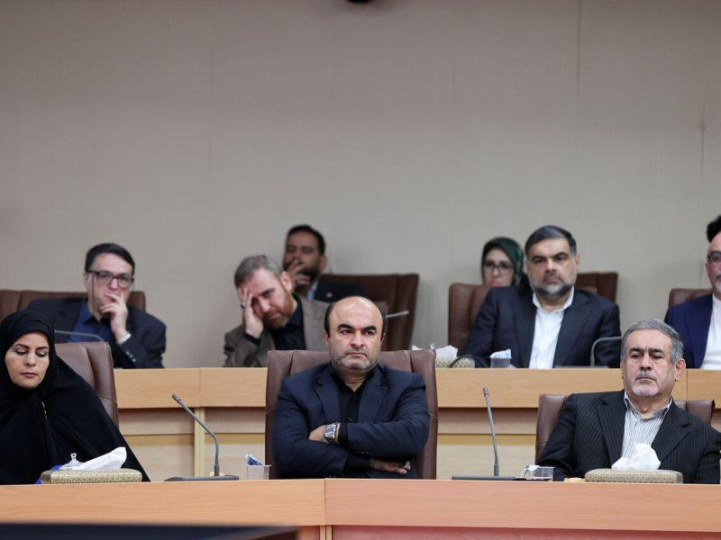عدهای آگاهانه شرایط کشور را نادیده میگیرند/ برخی بیآنکه بدانند با مذاکره مخالفند