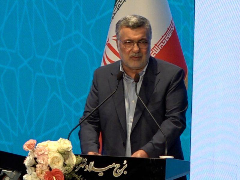 وزیر بهداشت: پزشک کامل یعنی کسی که علاوه بر مسئولیت حرفهای، دغدغه مردم را داشته باشد